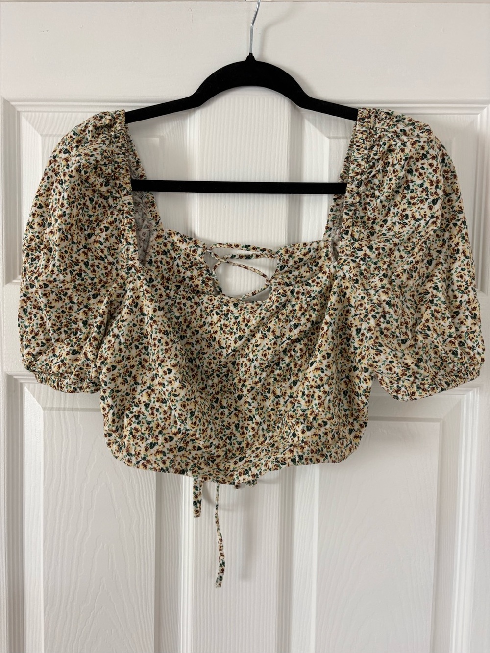 Zara Cream Floral Puff-Sleeve Crop Top